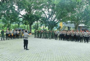 Polres Tulang Bawang Barat Siagakan Ratusan Personel Amankan Rapat Pleno Pilkada Tingkat Kabupaten