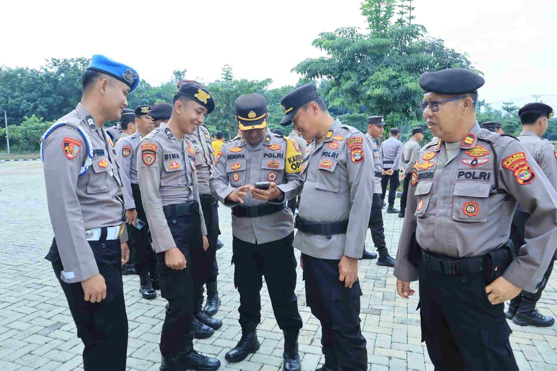 Polres Tulang Bawang Barat, Sidak Rutin Handphone Personil untuk Cegah Keterlibatan Judi Online