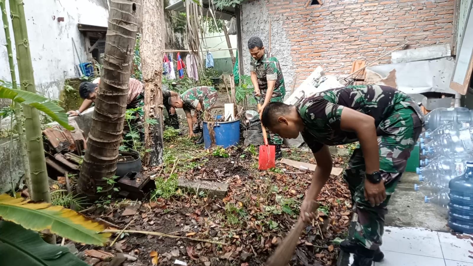 Sambut Hari juang TNI-AD Th 2024 Koramil 02/Banjarsari Laksanakan Pembersihan Pangkalan