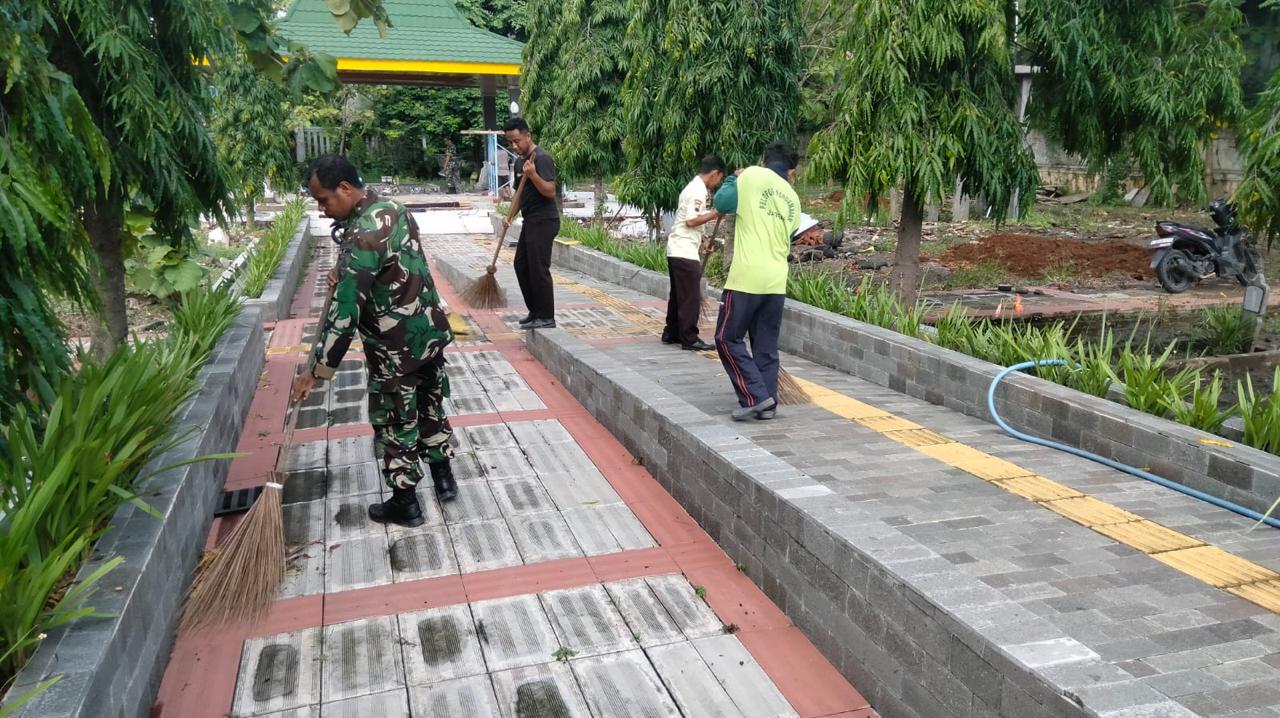 TMP Kusuma Bakti Jurug Jadi Sasaran Karya Bakti Koramil 04/Jebres Jelang Hari Juang TNI AD Tahun 2024