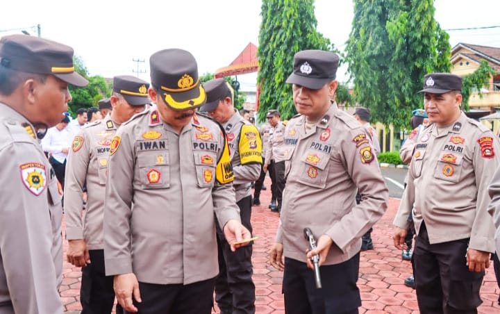Wakapolres Muba Kompol Iwan Wahyudi, SH Pimpin Langsung Kegiatan Pemeriksaan Senjata Api seluruh Personil Polres