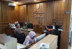 Babinsa Tegalharjo Adakan Update Data Teritorial di Kelurahan , Ini Tujuannya