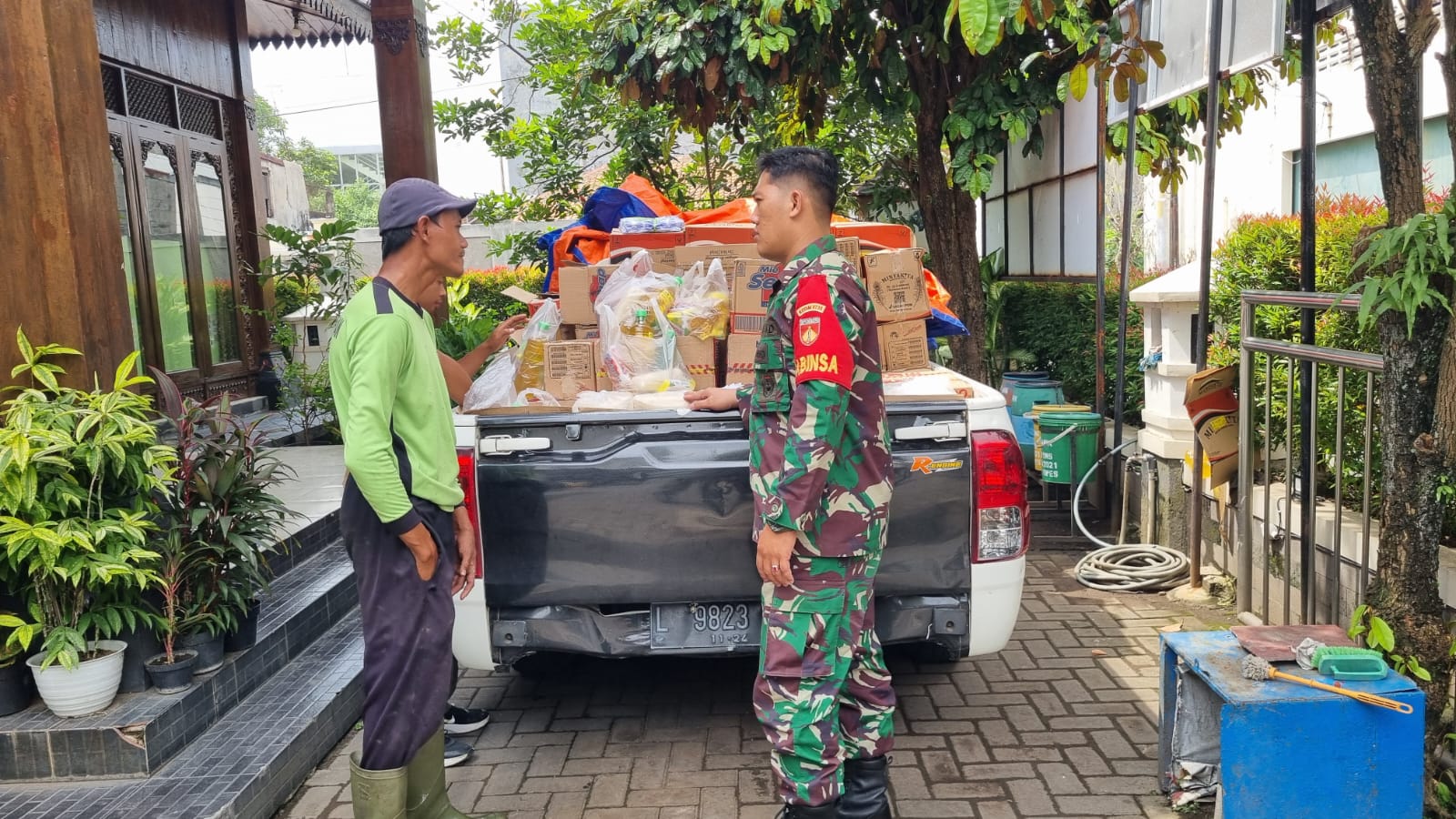 Babinsa Tipes Pantau Sembako Murah Di Wilayah Binaan