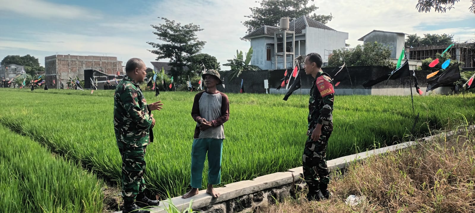 Dukung Ketahanan Pangan Wilayah, Danramil 01/Laweyan Survei Lokasi Pertanian di Wilayah Binaan