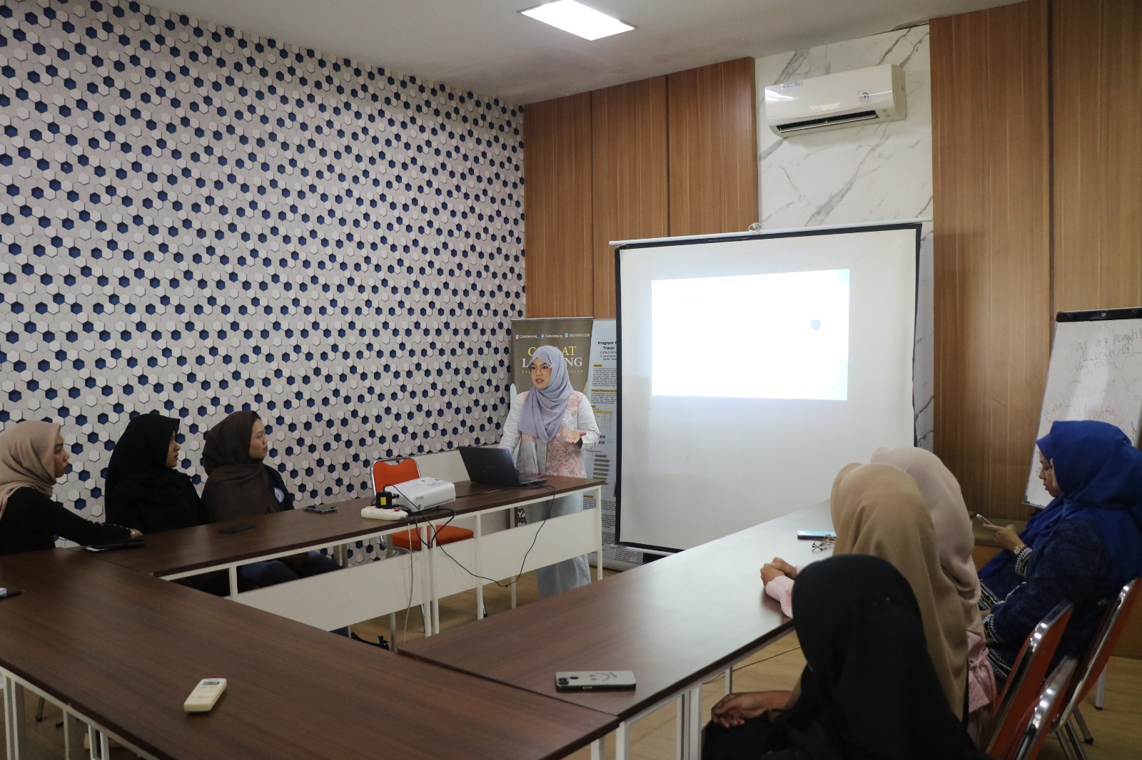 Melacak Jejak Sukses Alumni: UPT ICCA IIB Darmajaya Gelar Pembekalan Surveyor