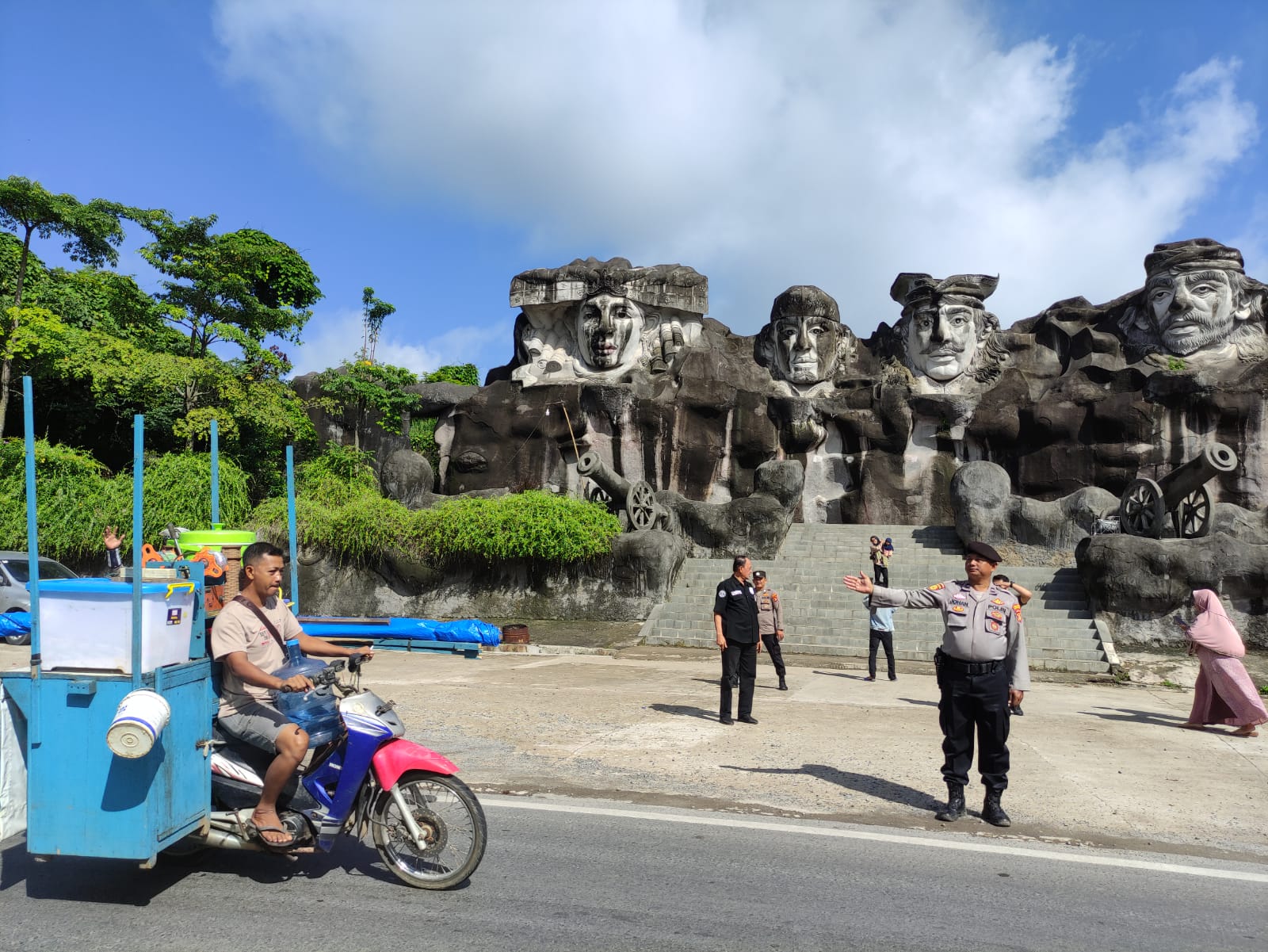 Jaga Kamtibmas, Polres Tulang Bawang Barat Tingkatkan Pengamanan di Tempat Wisata Selama Libur Tahun Baru 2025