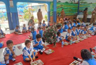 Pendistribusian Makanan Bergizi Gratis di Wilayah Kelurahan Sudiroprajan Didampingi Babinsa, Ini Tujuannya