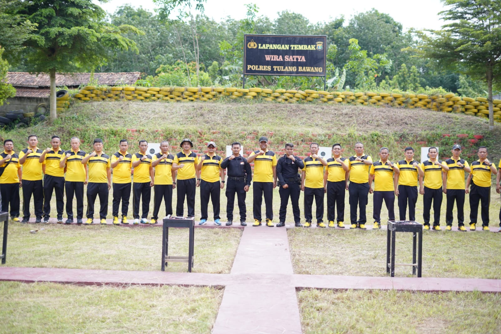Polres Tulang Bawang Gelar Latihan Menembak, AKBP James Paparkan Tujuannya