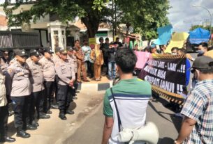 Ingkar Janji, Kantor PT.Matrix Center Group Digeruduk Warga
