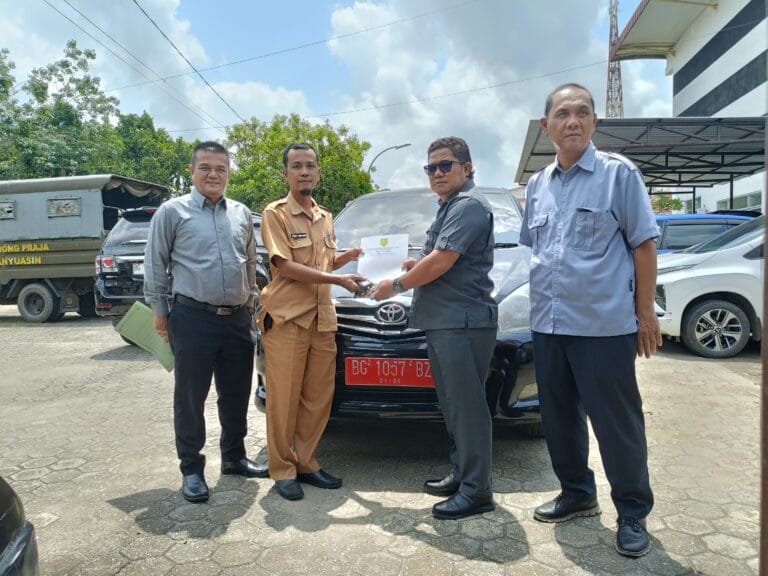 Direktur PT. Muba Link Mengembalikan Kendaraan Dinas Operasional Milik Pemkab Musi Banyuasin