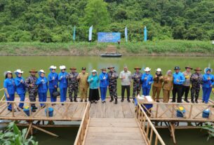 Pj. Gubernur Samsudin Dampingi KSAL Laksamana TNI Dr. Muhammad Ali Tinjau Program Ketahanan Pangan Nasional dan Makan Bergizi Gratis, di Markas Brigif 4 Marinir/BS, Pesawaran