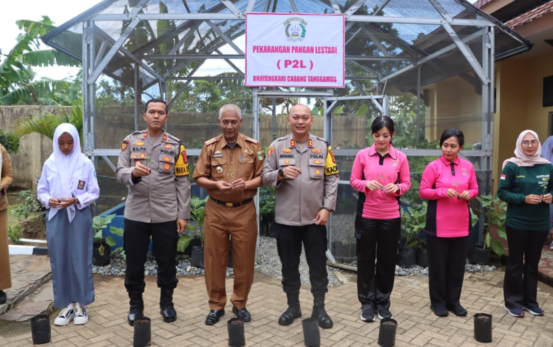 Polres Tanggamus Ikuti Launching Program Pekarangan Pangan Lestari dan Laksanakan Kegiatan Ketahanan Pangan