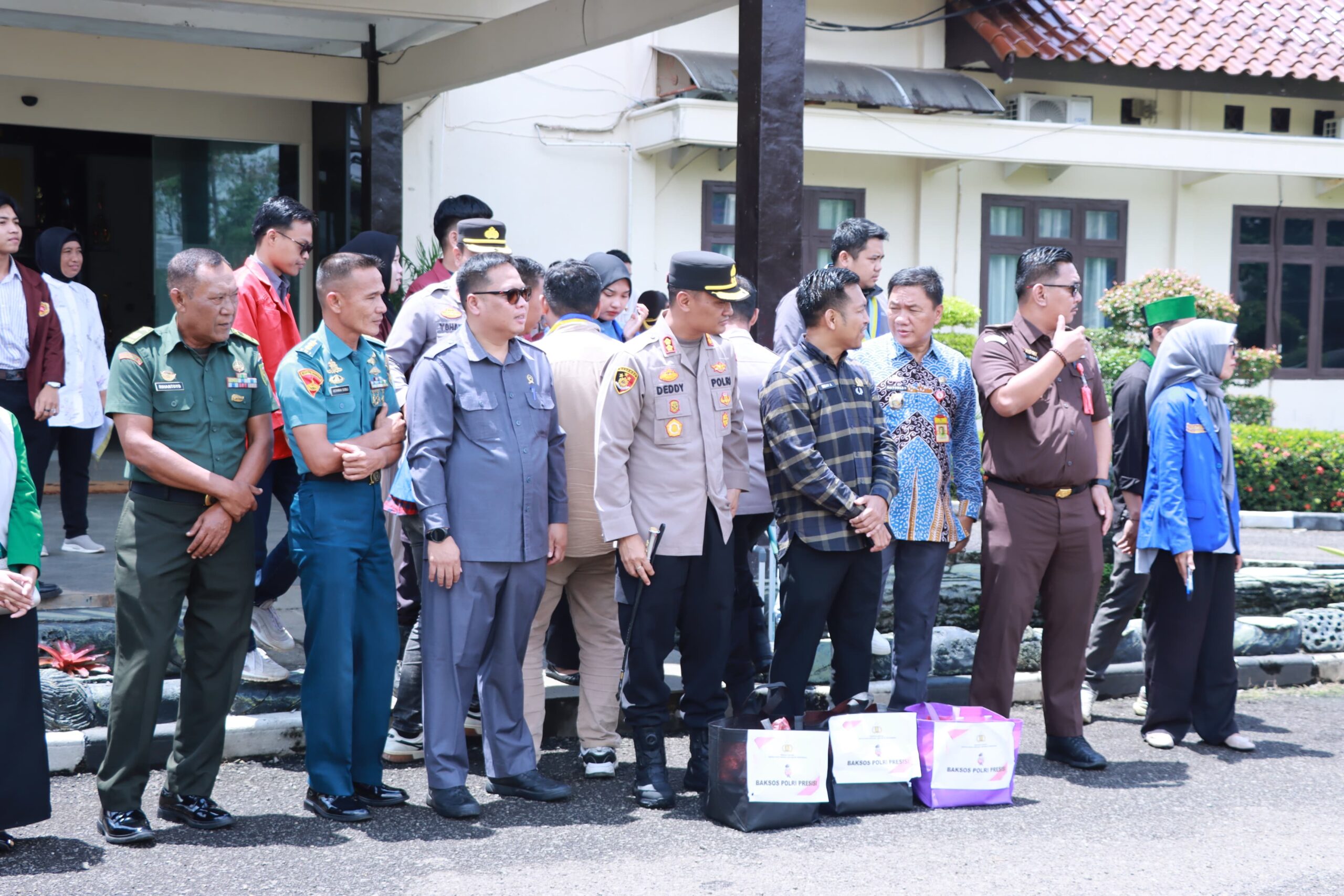 Sambut Bulan Suci Ramdhan 1446 H, Polres Lampura Bersama Mahasiswa, Aliansi BEM dan OKP Gelar Baksos Polri Presisi