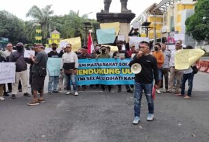 Aliansi Masyarakat Surakarta (AMS) Gelar Aksi Damai Dukung Penuh RUU TNI