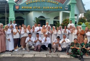 Eratkan Tali Silaturahmi, Koramil 04/Jebres Adakan Buka Bersama Seluruh Anggota Dan Persit