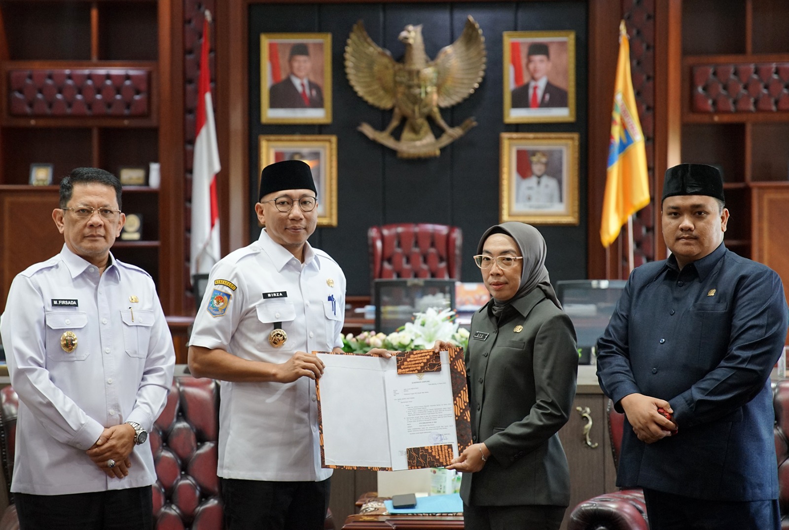 Gubernur Mirza Serahkan Surat Pelaksana Tugas (Plt) Bupati Way Kanan