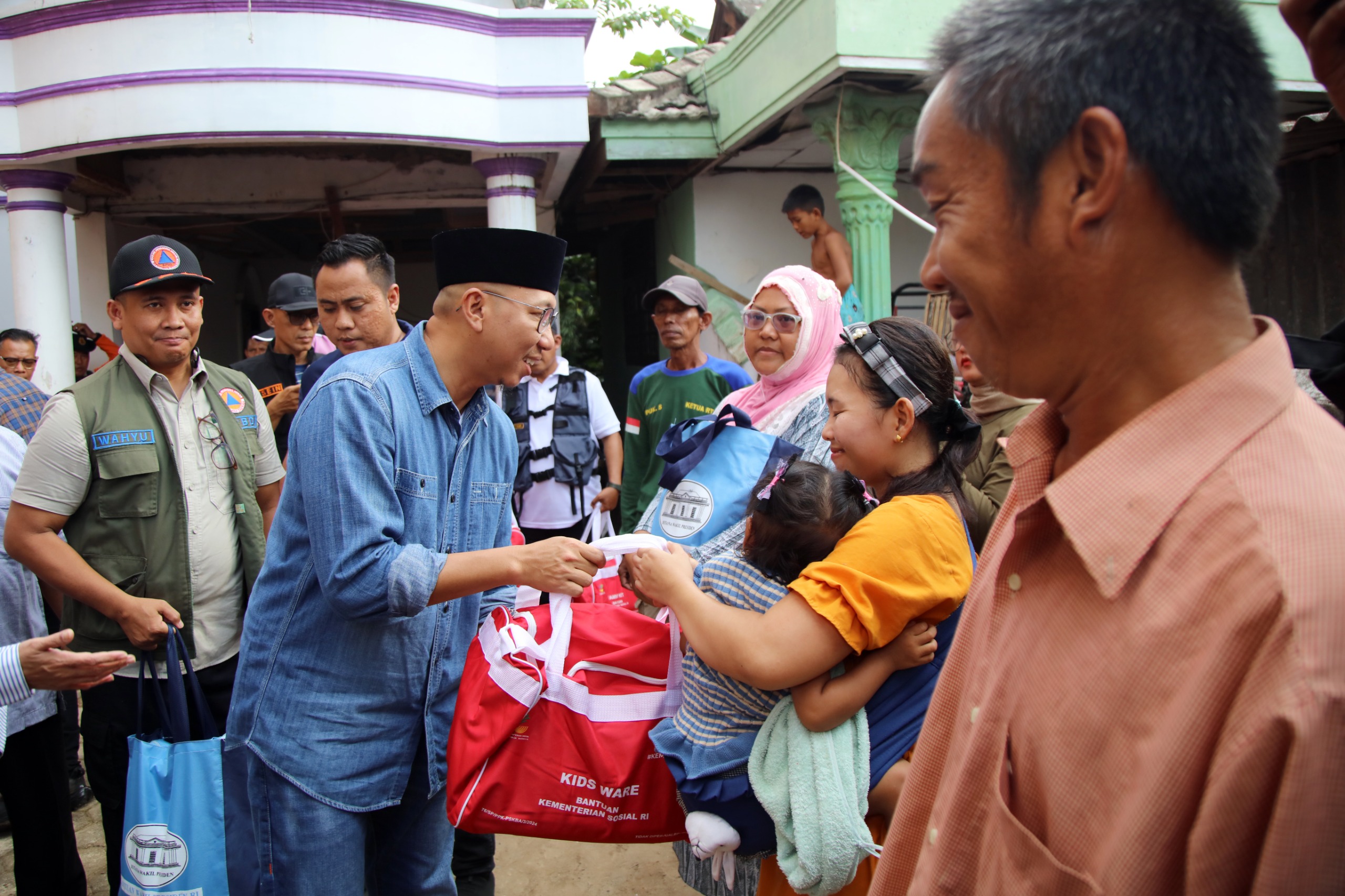 Gubernur Rahmat Mirzani Djausal Tinjau Wilayah Terdampak Banjir