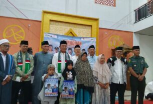Ketua DPRD Lampura Buka bersama dengan masyarakat Desa Cahaya Negeri