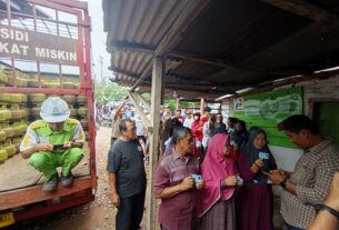 PT. Usman Cahaya Makmur adakan Operasi Pasar
