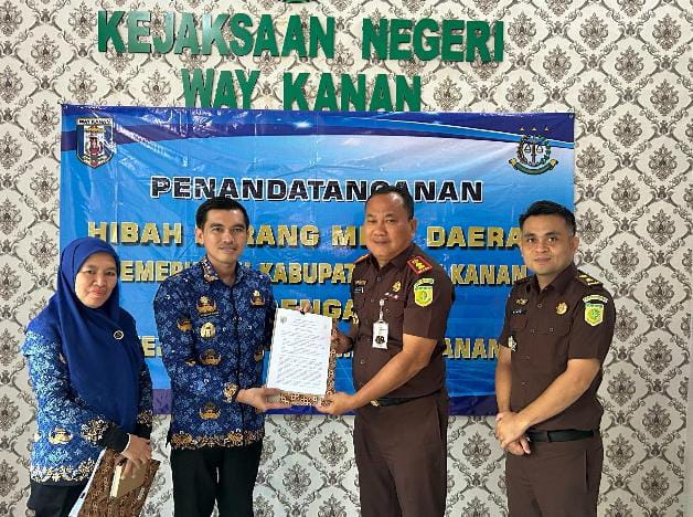 https://www.lampungvisual.com/pemkab-way-kanan-serahkan-hibah-tanah-kepada-kajari-way-kanan