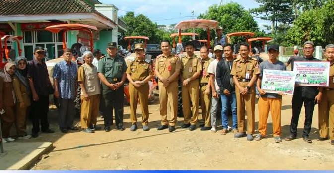 Sentuhan Harapan di Musim Tanam: Bupati Lampung Utara Serahkan Alsintan untuk Petani