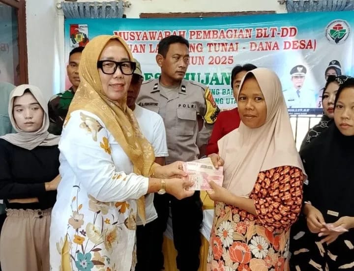 Yulianti serahkan Setitik Harapan di Tengah Keterbatasan