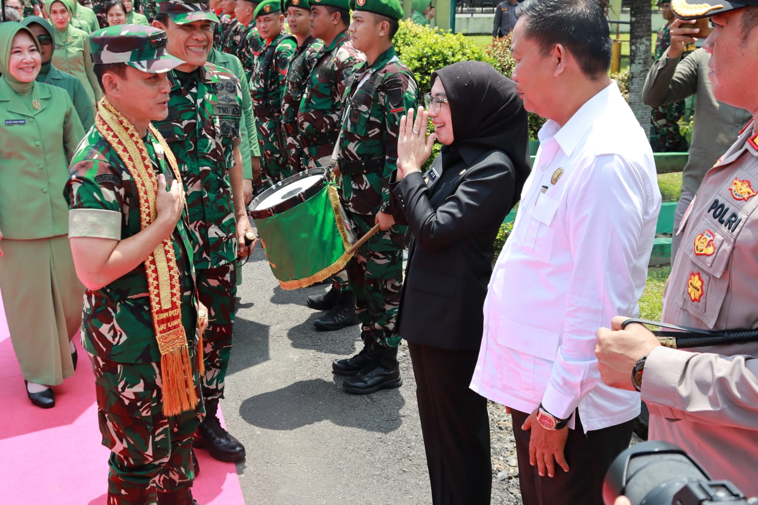 Plt. Bupati Ayu Asalasiyah Sambut Kunker Pangdam II/Sriwijaya Di Kodim 0427/Way Kanan