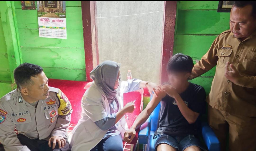 Polsek Talang Padang Evakuasi Warga Sukarame Diduga Alami Gangguan Kejiwaan ke RS Jiwa Negeri Sakti