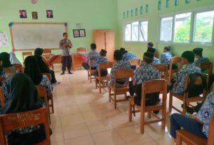 Satbinmas Polres Tulang Bawang Binluh Tentang Bullying Kepada Pelajar SMP Bina Bhakti, Ini Tujuannya