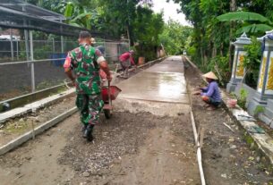 Babinsa Gotong Royong Membangun Jalan, Membangun Ekonomi Desa