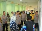 Bentuk Peduli, Kapolres Lampura kunjungi Warga Korban Keracunan Makanan