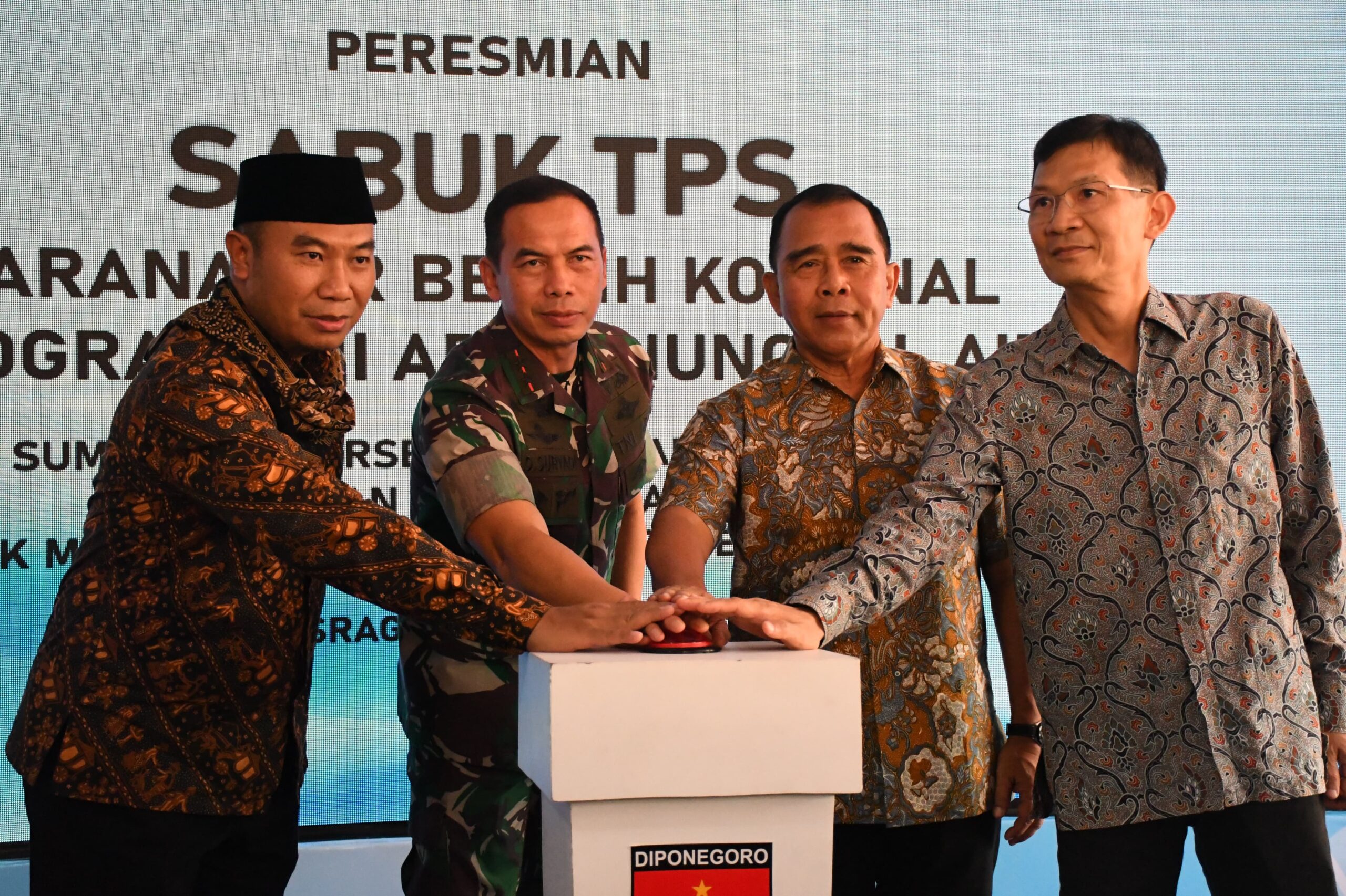 Pangdam IV/Diponegoro, resmikan sumur bor di Masaran