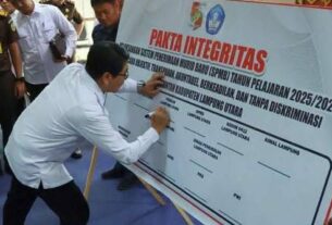 Hamartoni Ahadis Tandatangani Fakta Integritas SPMB