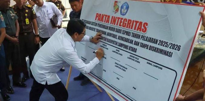 Hamartoni Ahadis Tandatangani Fakta Integritas SPMB