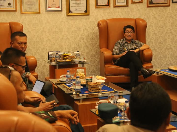 Hamartoni Pimpin Rapat Koordinasi Persiapan Kunjungan Gubernur dan Penanganan Isu Strategis Daerah
