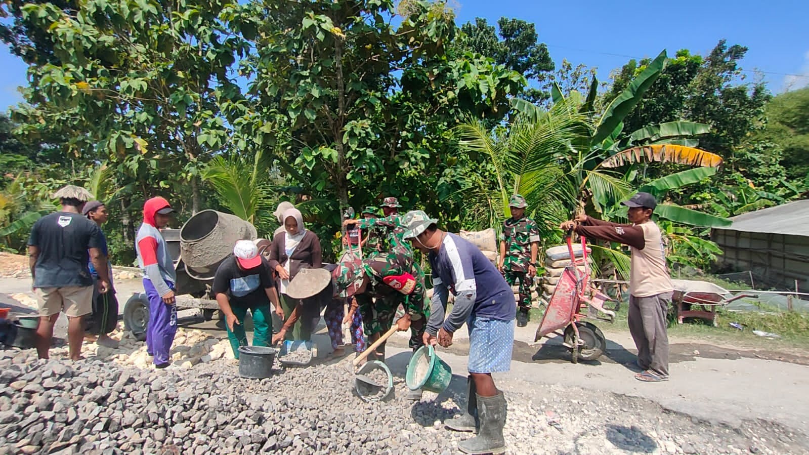 Hari Libur Rabat Beton Tetap Dikebut