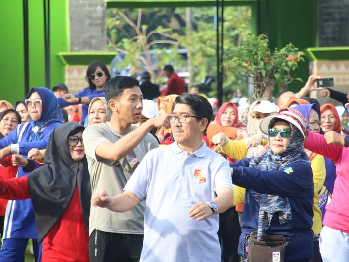 Pemkab Lampura Gelar Semarak Senam Bersama dan Penanaman Pohon
