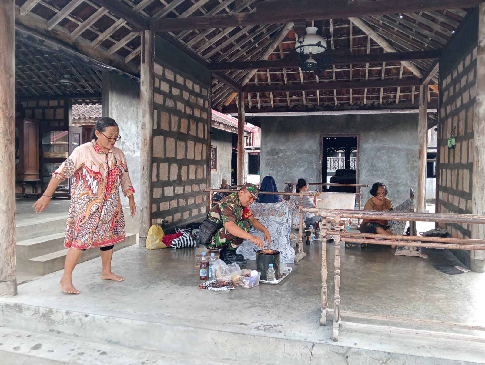 Rumah Batik Gotik Swan Jadi Incaran Komsosnya Babinsa Jayengan