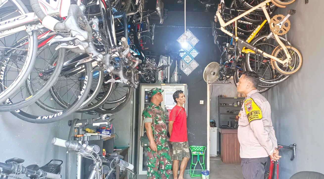 Senyap Tapi Menggerakkan Sentuhan Kepedulian Motivasi dan Ide Babinsa Kratonan untuk Pedagang Sepeda