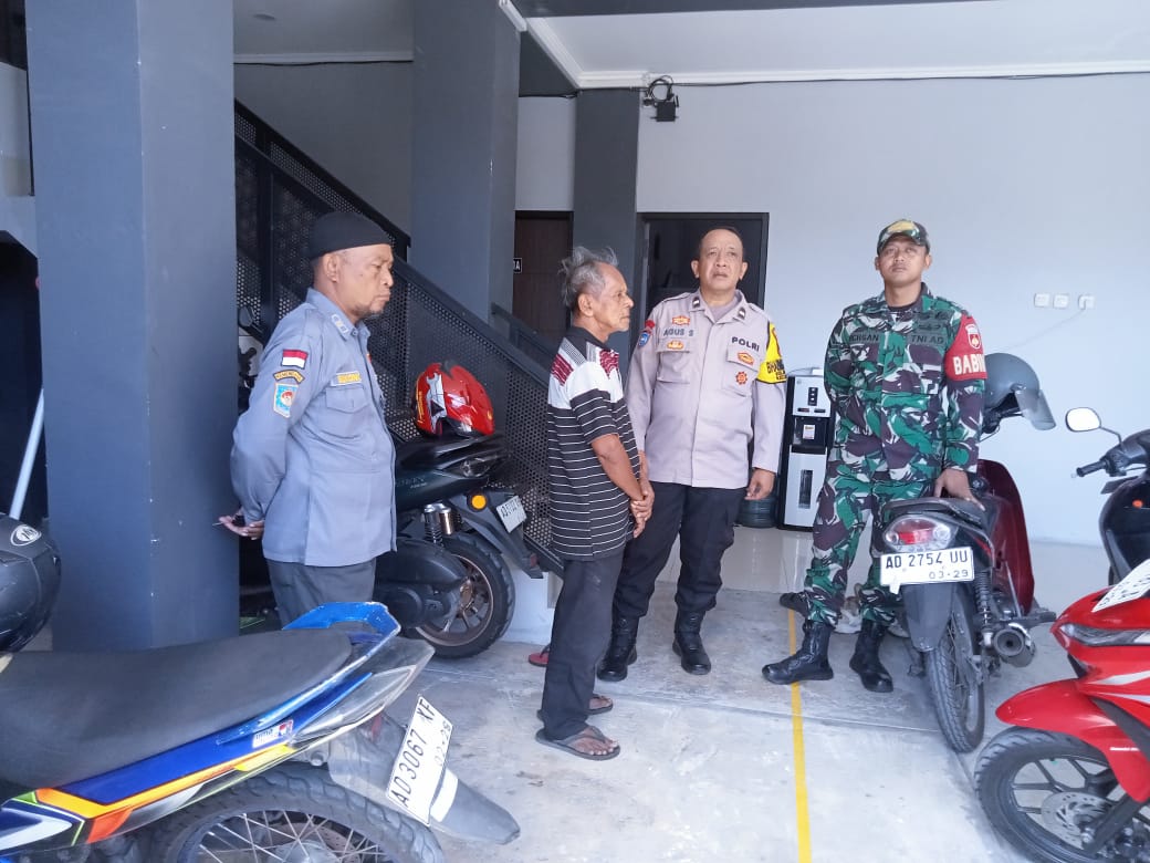 Sinergitas semakin di depan, Babinsa & Bhabinkamtibmas Serengan Rutin Patroli