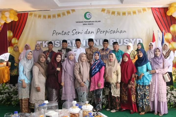 Wakil Bupati Lampura Hadiri Pentas Seni dan Pelepasan Peserta Didik TK Islam Ibnu Rusyid