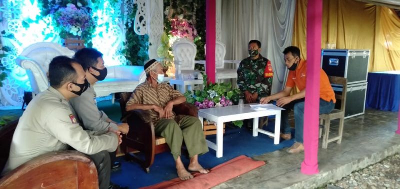 Babinsa dan Satgas covid Verifikasi Hajatan Warga